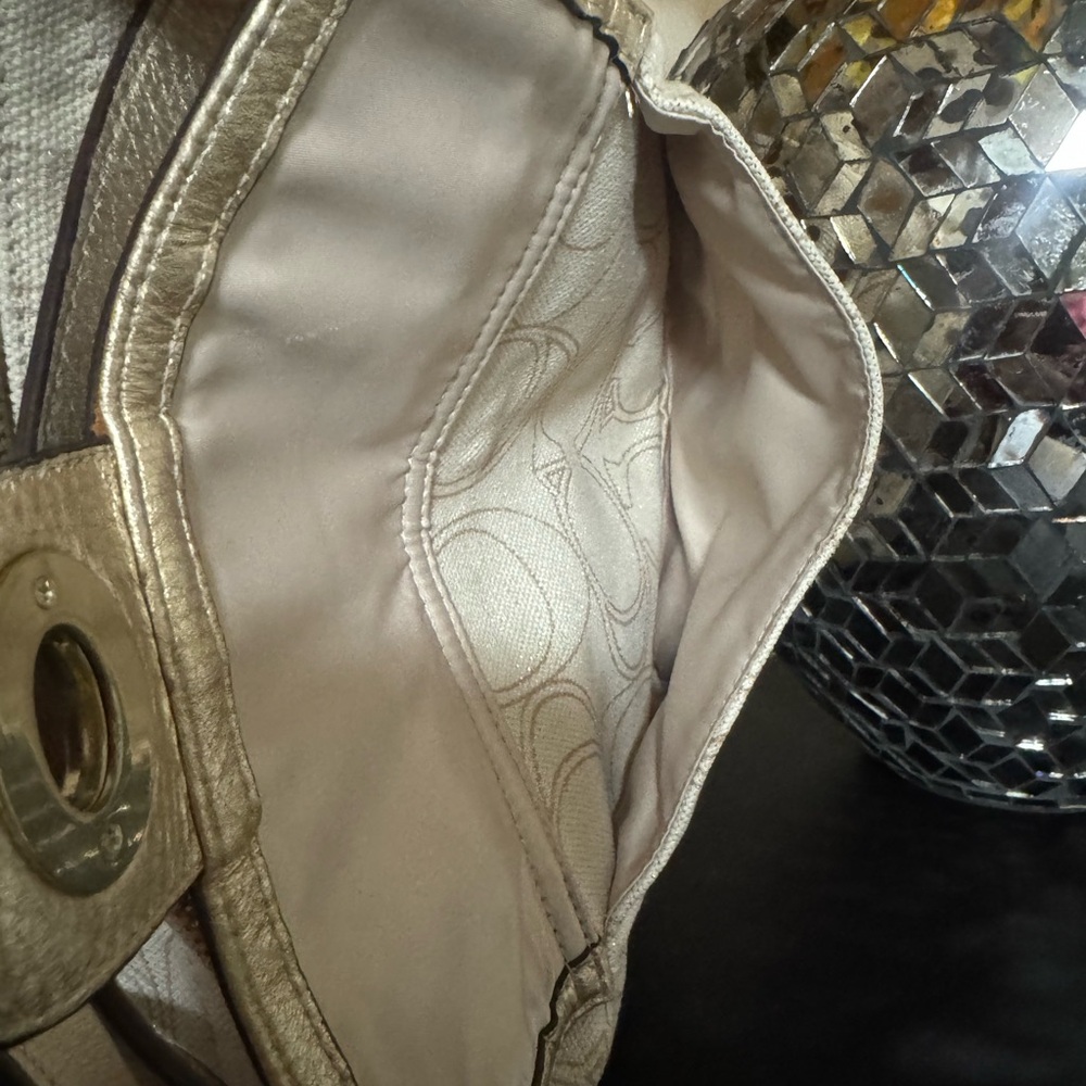 Coach Cream Shoulder Bag with Signature Pattern - Picture 5 of 9